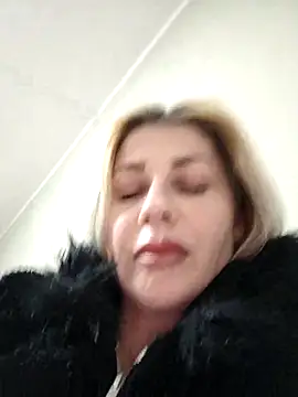 evakisimovareal online show from February 2026 05:31:01 PM