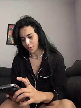 Snapshot of itsyourgirltee chatting on December 2025 11:52:02 AM itsyourgirltee online show from December 2025 11:52:02 AM