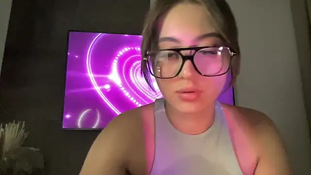 Snapshot of StellarAlice chatting on October 2025 06:21:01 PM StellarAlice online show from October 2025 06:21:01 PM