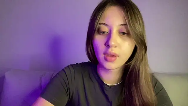 Snapshot of StellarAlice chatting on November 2025 05:57:02 PM StellarAlice online show from November 2025 05:57:02 PM