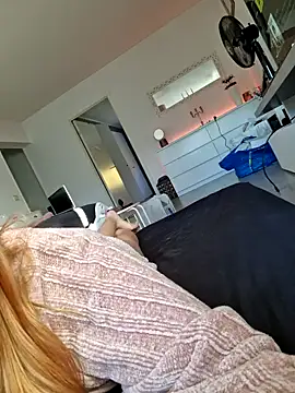 Snapshot of NibbleSweetie chatting on October 2025 01:20:02 PM NibbleSweetie online show from October 2025 01:20:02 PM