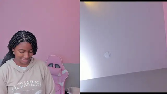 Laraebony  online show from July 2026 10:32:02 AM