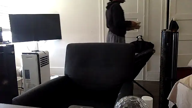 Snapshot of Diodre_Benyoon chatting on February 2026 05:27:02 PM Diodre Benyoon online show from February 2026 05:27:02 PM