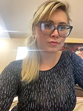 Crystal00Girl online show from September 2025 08:21:01 PM