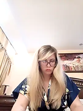 Crystal00Girl online show from October 2025 10:23:02 PM