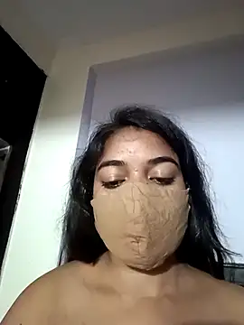 Snapshot of Little_toy_girl chatting on October 2025 12:36:01 PM Little toy girl online show from October 2025 12:36:01 PM