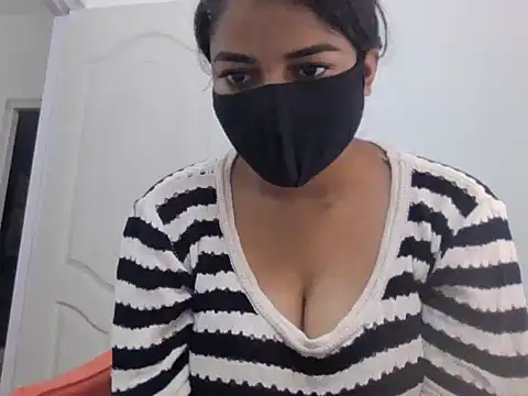 Snapshot of Little_toy_girl chatting on November 2025 04:56:02 AM Little toy girl online show from November 2025 04:56:02 AM