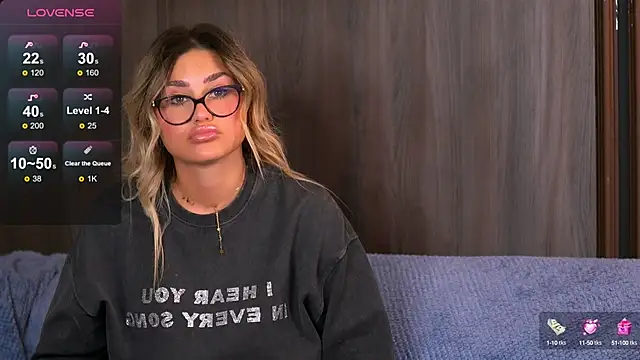 Snapshot of KayaAzur chatting on October 2025 05:04:02 AM KayaAzur online show from October 2025 05:04:02 AM