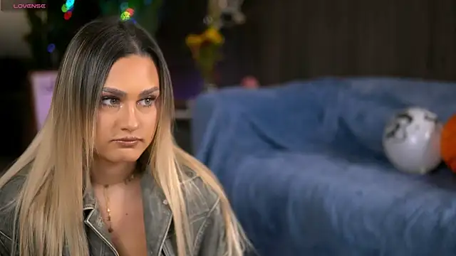 Snapshot of KayaAzur chatting on October 2025 05:41:02 AM KayaAzur online show from October 2025 05:41:02 AM