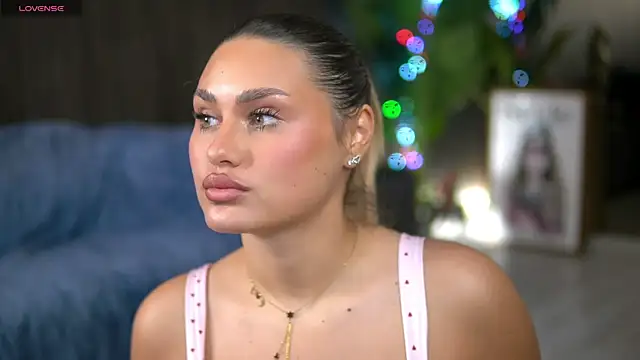 Snapshot of KayaAzur chatting on November 2025 05:50:02 AM KayaAzur online show from November 2025 05:50:02 AM