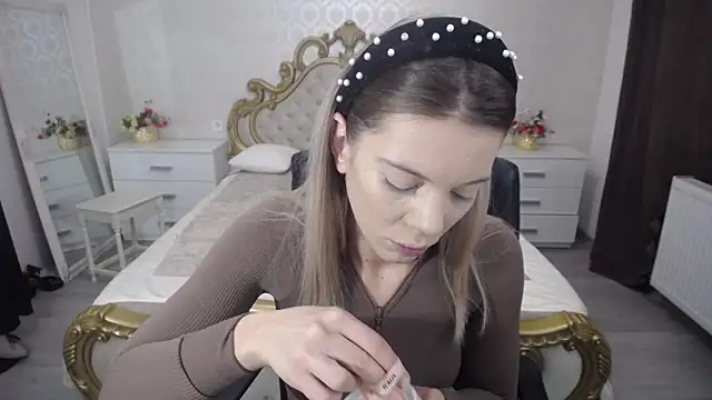 Snapshot of AmberTop chatting on October 2025 06:22:02 AM AmberTop online show from October 2025 06:22:02 AM