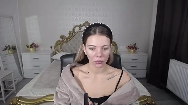 Snapshot of AmberTop chatting on October 2025 06:22:02 AM AmberTop online show from October 2025 06:22:02 AM