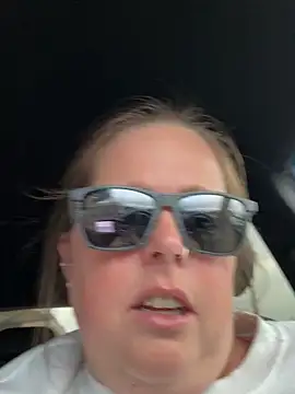 Snapshot of hornykitty1210 chatting on November 2025 08:09:01 PM hornykitty1210 online show from November 2025 08:09:01 PM