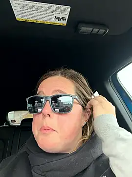 Snapshot of hornykitty1210 chatting on January 2026 07:52:02 PM hornykitty1210 online show from January 2026 07:52:02 PM