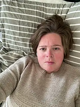 Snapshot of hornykitty1210 chatting on February 2026 05:11:01 PM hornykitty1210 online show from February 2026 05:11:01 PM