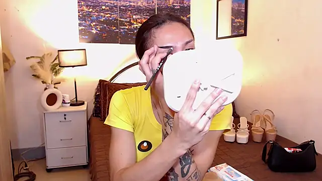 Snapshot of WILDROXIE chatting on September 2025 10:42:02 PM WILDROXIE online show from September 2025 10:42:02 PM