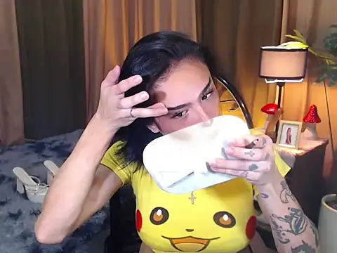 Snapshot of WILDROXIE chatting on September 2025 11:08:02 PM WILDROXIE online show from September 2025 11:08:02 PM