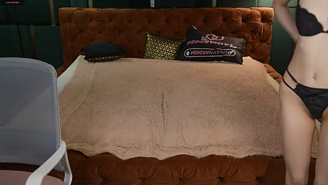 Snapshot of Naomi_054 chatting on November 2025 04:06:01 PM Naomi 054 online show from November 2025 04:06:01 PM