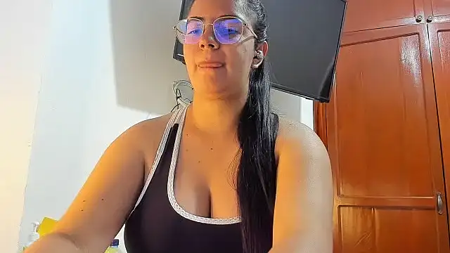 Snapshot of Danilua_ chatting on November 2025 01:39:02 AM Danilua online show from November 2025 01:39:02 AM