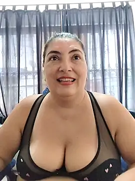 lina maria99 online show from November 2025 07:48:02 PM