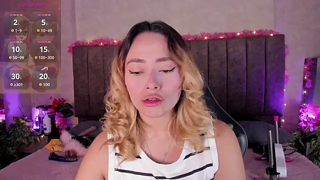 LanaMills  online show from May 2026 04:54:01 AM