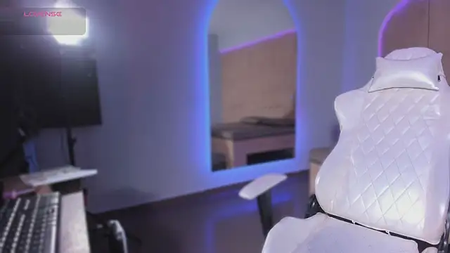 HannahMontgomery online show from November 2025 03:56:02 PM