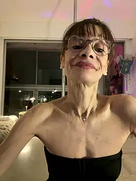 Chris06d22xh online show from January 2026 08:10:02 PM