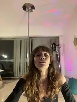 Chris06d22xh online show from February 2026 08:51:02 PM