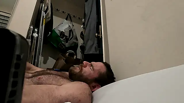 Bighairytopping online show from June 2026 10:46:02 PM
