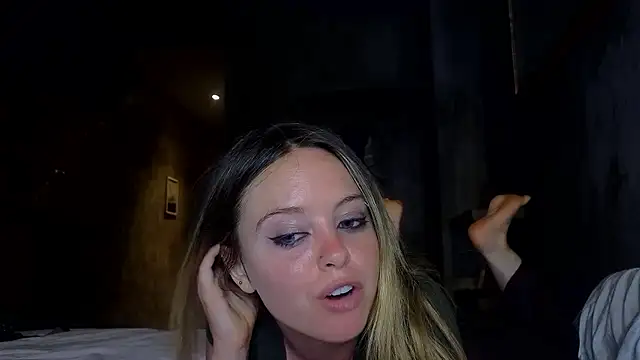 Snapshot of TheQueenCobra chatting on January 2026 11:24:02 AM TheQueenCobra online show from January 2026 11:24:02 AM