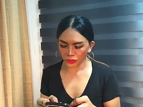  karie online show from November 2025 02:39:01 PM