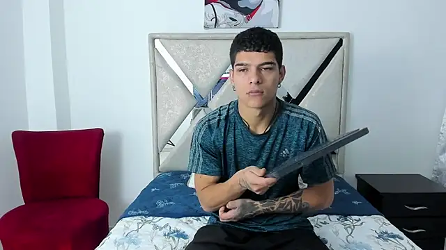 wyatt 3 online show from December 2025 01:37:02 PM