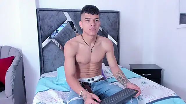 wyatt 3 online show from January 2026 07:59:01 PM