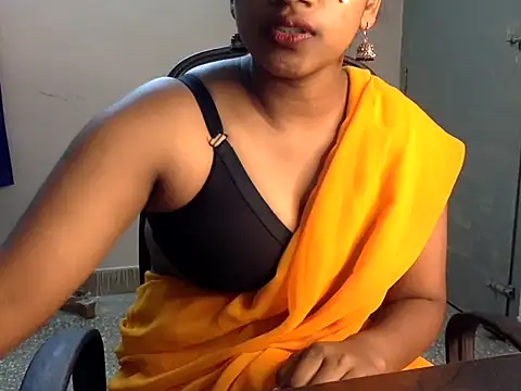 Snapshot of Hot-Honey20 chatting on October 2025 01:23:01 PM Hot-Honey20 online show from October 2025 01:23:01 PM