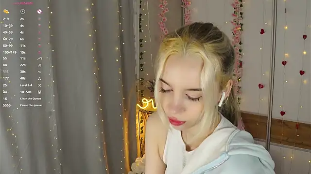 Snapshot of JaymieVigen chatting on March 2026 03:25:02 AM JaymieVigen online show from March 2026 03:25:02 AM