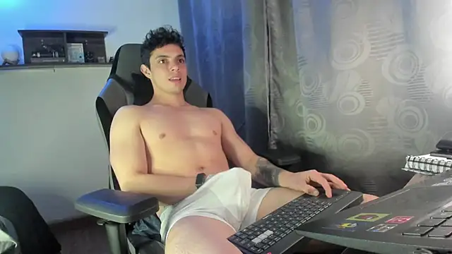 yourfavoriteboy   online show from September 2025 05:52:02 AM