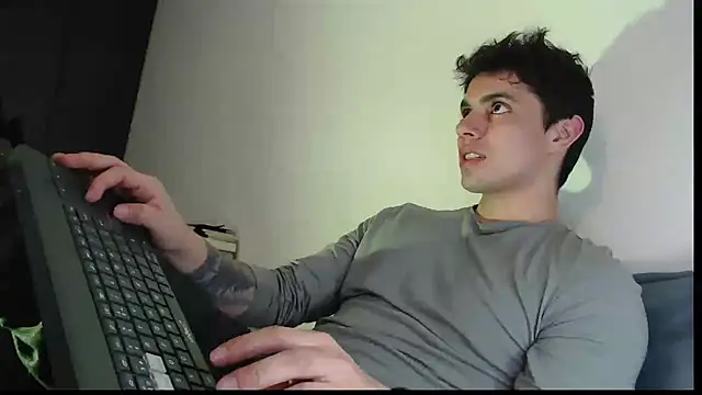 yourfavoriteboy   online show from January 2026 04:04:02 AM