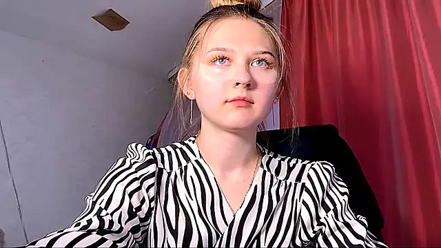 Snapshot of Smoke_mama chatting on September 2025 02:28:02 PM Smoke mama online show from September 2025 02:28:02 PM