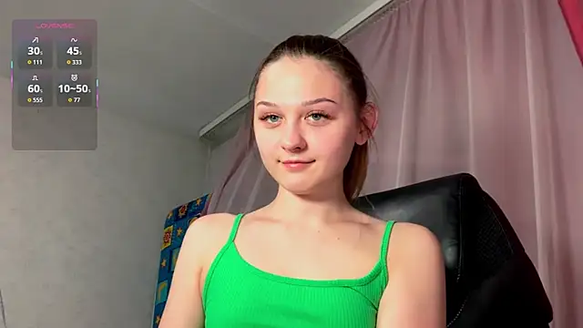 Snapshot of Smoke_mama chatting on October 2025 03:11:01 PM Smoke mama online show from October 2025 03:11:01 PM