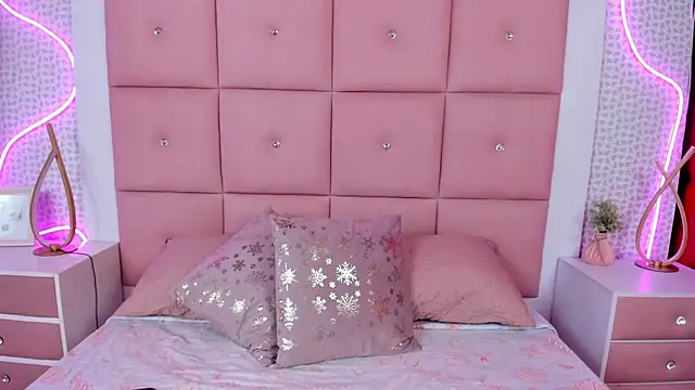 MIAROGGERS online show from October 2025 03:51:02 AM