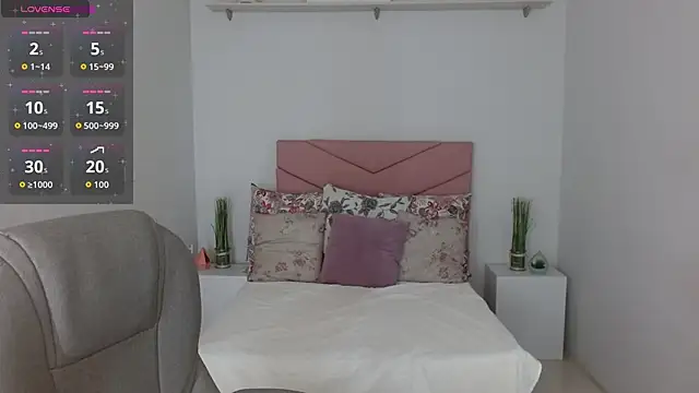 SarayVega  online show from October 2025 07:26:02 PM