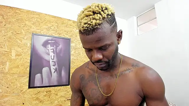 santiblack7 online show from September 2025 07:35:02 PM