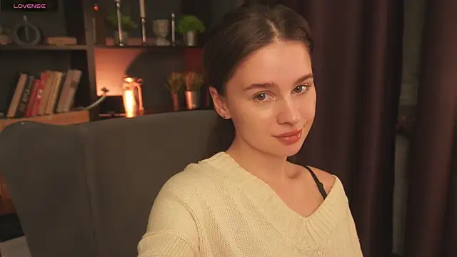 Olivia Farrell online show from October 2025 01:10:01 PM