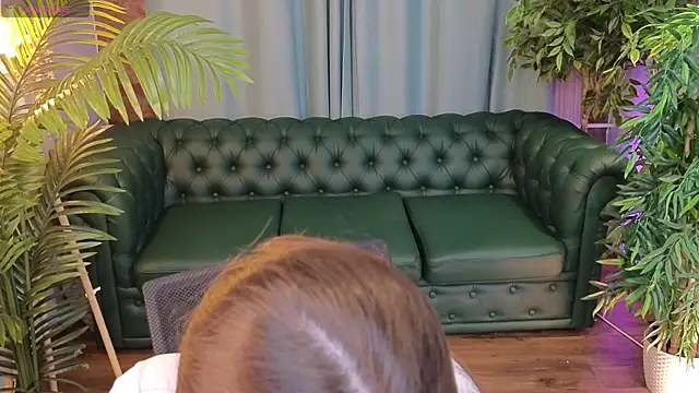 Olivia Farrell online show from November 2025 12:48:01 PM