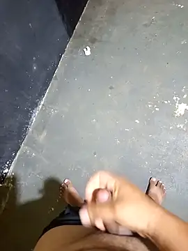 Snapshot of hendy692 chatting on December 2025 04:51:01 AM hendy692 online show from December 2025 04:51:01 AM