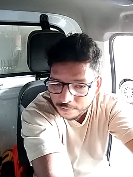 Snapshot of hendy692 chatting on March 2026 04:57:01 PM hendy692 online show from March 2026 04:57:01 PM