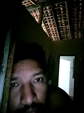 Snapshot of hendy692 chatting on April 2026 04:18:01 AM hendy692 online show from April 2026 04:18:01 AM