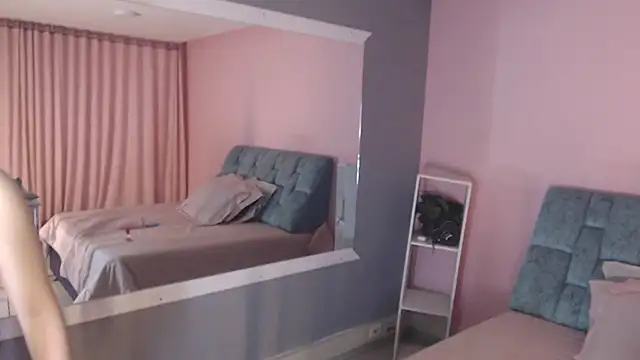 Camila Russoo online show from December 2025 08:26:01 PM