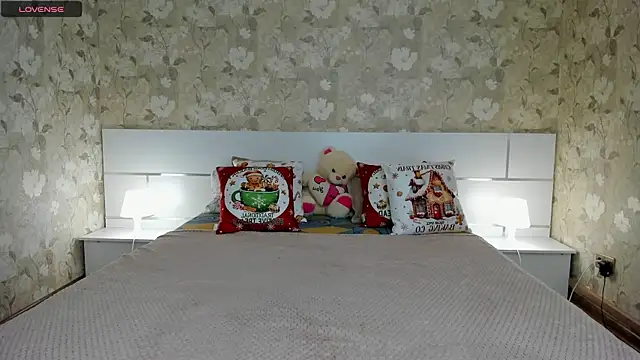 mishapallmer online show from December 2025 06:39:02 AM