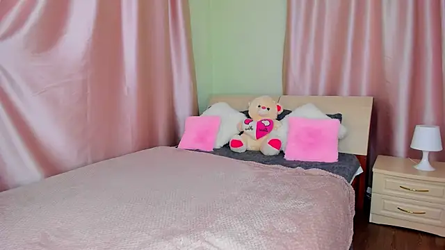 mishapallmer online show from May 2026 01:06:02 PM